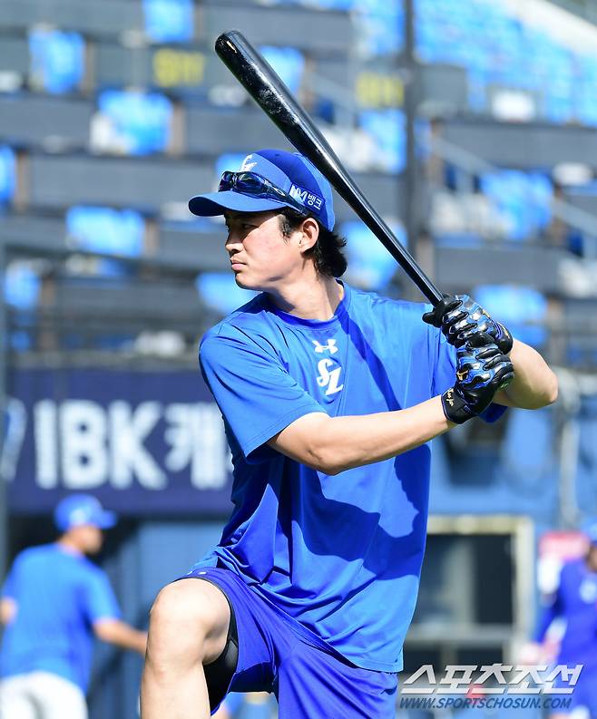 30일 서울 잠실구장에서 열리는 LG와 삼성의 경기. 타격 훈련을 하고 있는 삼성 구자욱. 잠실=송정헌 기자songs@sportschosun.com/2024.07.30/