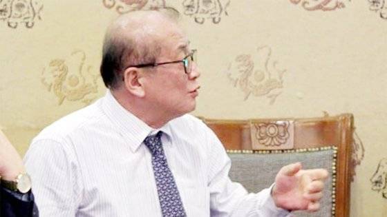 북한 특수공작원 리호남(이호남·본명 리철·별칭 리명운)이 지난 2018년 12월 중국 단둥 모처에서 아태평화교류협회(아태협) 관계자들과 식사를 하는 모습이다. 사진 독자