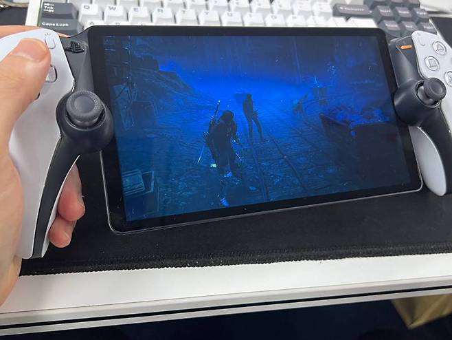 외부에서도 사용 할 수 있다.