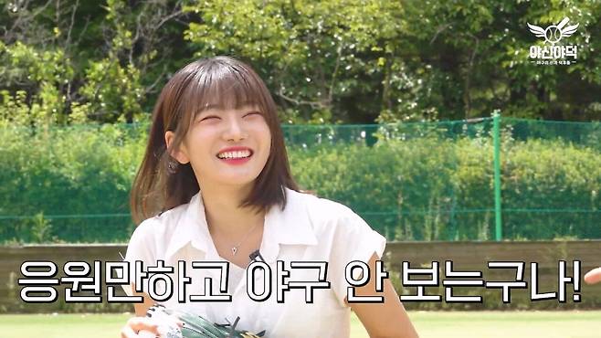 진짜 역대급으로 간지나게 던지네요ㄷㄷ.mp4_20240908_121312.748.jpg 한화이글스 박소영 치어리더