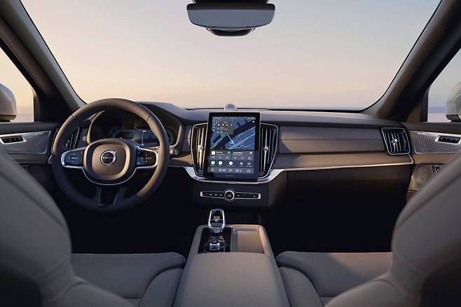 볼보 신형 XC90 실내