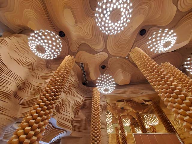 사우디 전통 수하일 식당의 호화로운 내부 장식. 사우디관광청 제공