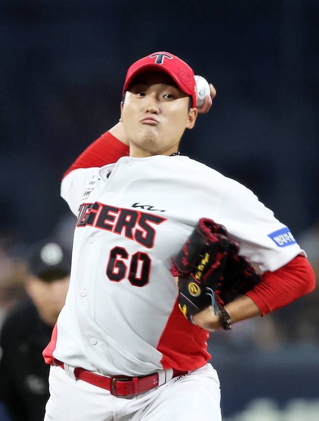 기아 김도현이 역투한다