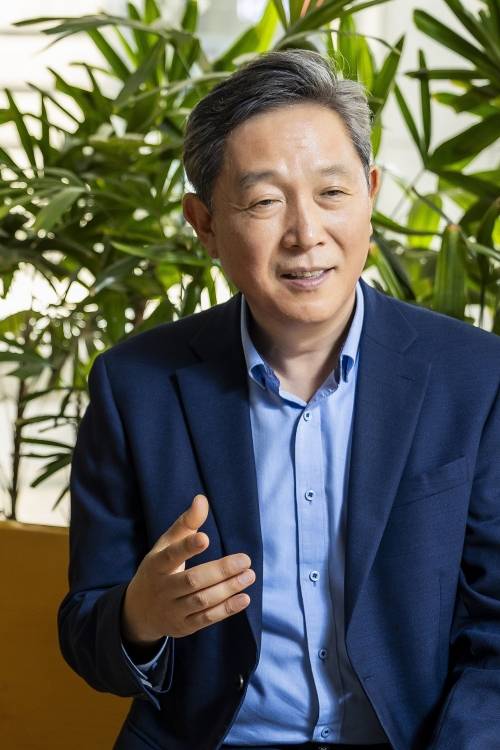 신영철 강북삼성병원 정신건강의학과 교수가 9일 서울 종로구 강북삼성병원에서 서울신문과 인터뷰하고 있다. 그는 중증 정신질환자들의 사회 복귀 발판을 마련해야 한다고 강조했다. 강북삼성병원 제공