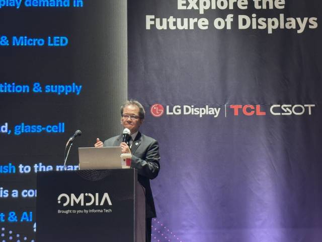 데이비드 시에 옴디아 타이완 시니어 리서치디렉터가 17일 서울 서초구 엘타워에서 열린 하반기 한국 옴디아 디스플레이 컨퍼런스에서 디스플레이 업계 전망에 대해 발표하고 있다.허진 기자
