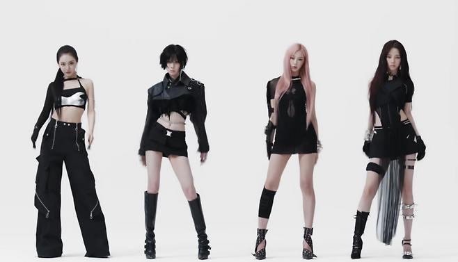 ▲ 에스파. 출처| 에스파 '위플래시' 뮤직비디오 캡처