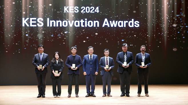이노시뮬레이션 KES AWARDS 수상 모습. /이노시뮬레이션 제공