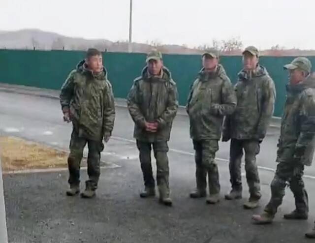 러시아 독립 언론인 '아스트라'가 지난 22일(현지시간) 텔레그램 채널을 통해 공개한 파병 북한군 추정 영상. 연합뉴스