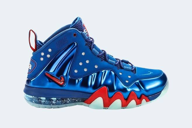 2013년 출시된 ‘나이키 바클리 포사이트 맥스 에어리어 72′. 제이시 로페즈는 이 모델 18켤레를 되팔아 매장을 낼 종잣돈을 마련했다. /SNS