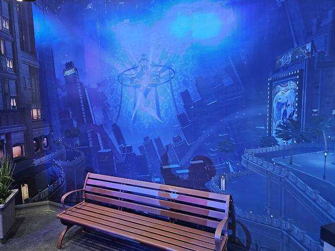 - 아예 포토존이었으면 좋았을텐데 미니게임 이벤트 도중 공간이라 아쉬웠다