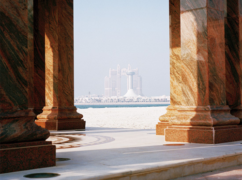 아부다비, 아랍에미리트 여행 시 두바이에서 우회할 수 있다(사진 호텔스닷컴).
