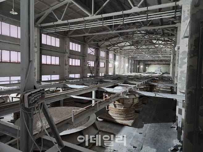 중국 장쑤성 장인시에 있는 크리스탈신소재 합성운모 생산 현장