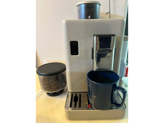 기존 커피머신보다 컴팩트한 사이즈를 자랑하는 드롱기 리벨리아/사진=김아름 기자 armijjang@