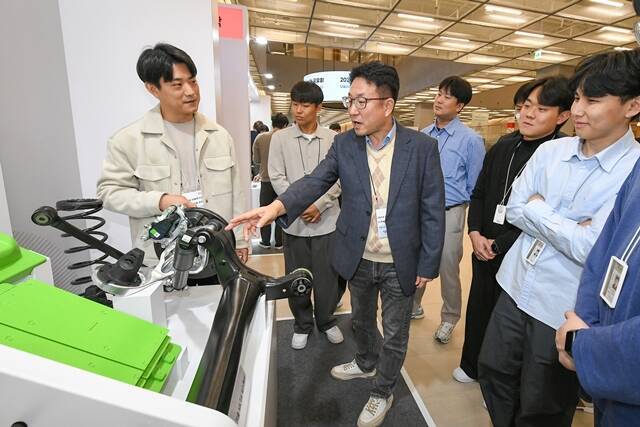 현대모비스가 경기도 의왕연구소에서 고객사와 협력사에 모듈 개발 성과를 공유하는 '모듈신기술 성과공유회'를 개최했다. /현대모비스