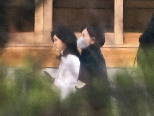 19일 오전 경기도 용인 호암미술관 인근 선영에서 열린 호암 이병철 삼성 창업회장 37주기 추도식에 홍라희 전 삼성미술관 리움 관장, 이부진 호텔신라 사장이 참석해 있다.