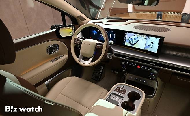 현대자동차가 21일 목요일 미국 로스앤젤레스 골드스테인 하우스에서 전동화 SUV '아이오닉 9'을 세계 최초로 공개한 가운데 경기 고양시 일산서구 킨텍스로 현대모터스튜디오 고양에서 아이오닉9 미디어갤러리가 진행되고 있다./사진=이명근 기자 qwe123@