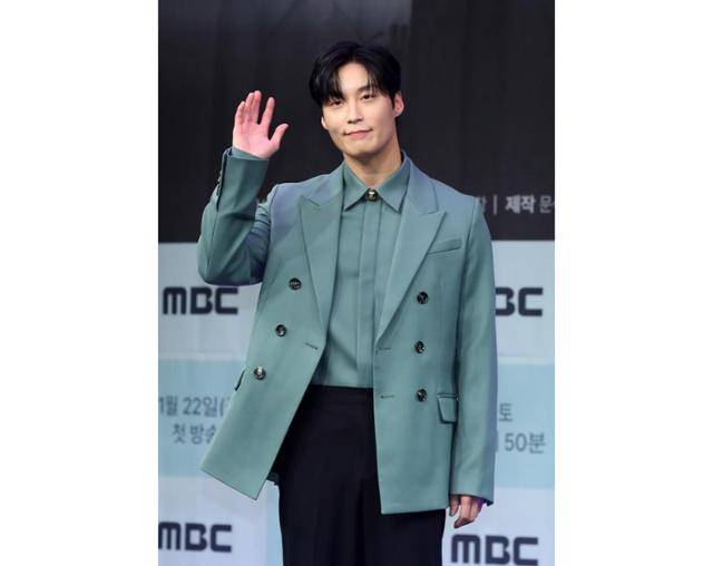 21일 서울 마포구에 위치한 상암 MBC에서는 '지금 거신 전화는' 제작발표회가 진행됐다. 행사에는 유연석 채수빈 허남준 장규리와 박상우 감독이 참석했다. 뉴시스