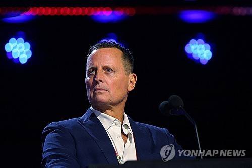 리처드 그레넬 전 주독일 미국 대사 (밀워키 로이터=연합뉴스) 리처드 그레넬 전 독일주재 미국 대사가 2024년 7월 14일 미국 공화당 전국대회를 앞두고 무대에 서 있는 모습. (REUTERS/Brian Snyder/File Photo) 2024.11.23.