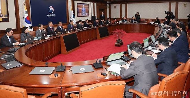 (서울=뉴스1) 허경 기자 = 한덕수 국무총리가 26일 서울 종로구 정부서울청사에서 열린 국무회의에서 모두발언을 하고 있다. 2024.11.26/뉴스1 Copyright (C) 뉴스1. All rights reserved. 무단 전재 및 재배포, AI학습 이용 금지. /사진=(서울=뉴스1) 허경 기자