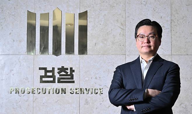 안제홍 검사가 지난 22일 오전 서울 마포구 서울서부지방검찰청에서 헤럴드경제와 인터뷰에 앞서 포즈를 취하고 있다. 임세준 기자