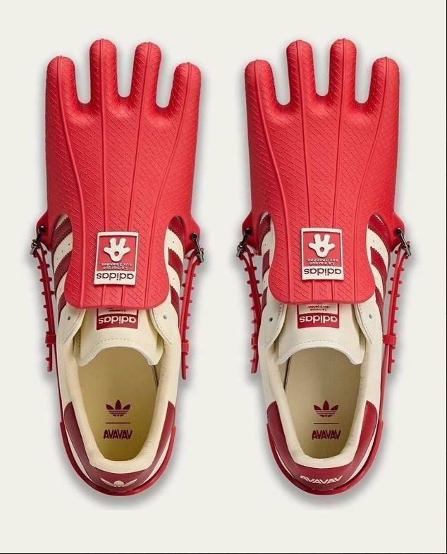 아디다스와 아바바브가 협업해 만든 신발 '슈퍼핑거 슈퍼스타 슈즈' / 사진=아디다스