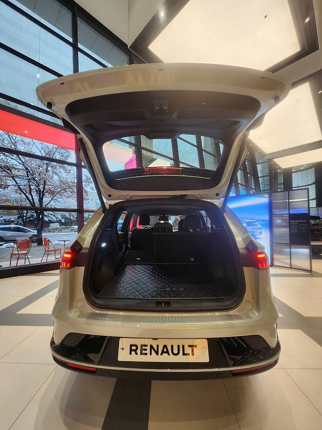 그랑 콜레오스 트렁크. /사진=도다솔 기자