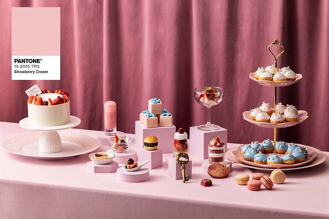 JW 메리어트 동대문 스퀘어 서울, 딸기 뷔페 '살롱 드 딸기'