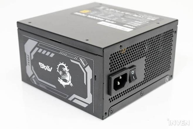 ▲ MSI MAG A1000GL 80PLUS골드 풀모듈러 ATX3.1의 전체적인 외형