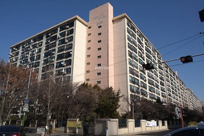 서울시 서초구 잠원동 신반포4차 아파트 전경./네이버 부동산 제공