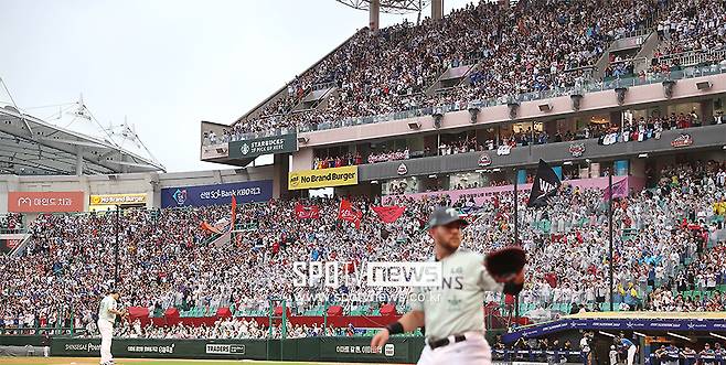 ▲ KBO는 올해 올스타전 예매 분석에서 "20대 여성의 비중이 39.6%로 가장 높은 비중을 차지한 가운데, 30대 여성 또한 19.1%로, 2~30대 여성 비율이 전체의 58.7%를 차지했다"고 설명했다.ⓒ곽혜미 기자