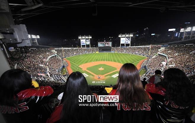 ▲ 만원 관중이 입장한 잠실야구장. ⓒ 곽혜미 기자