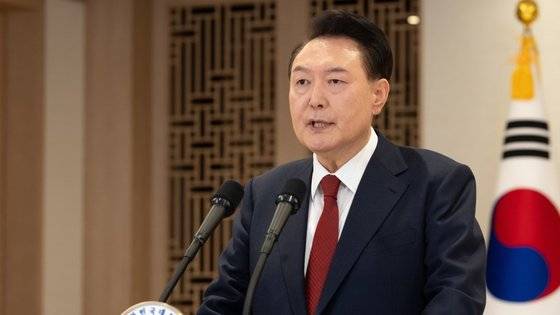 윤석열 대통령이 12일 서울 용산 대통령실에서 대국민 담화를 하고 있다. 사진 대통령실