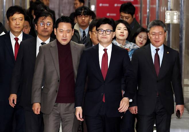 한동훈 국민의힘 대표가 지난 12일 오전 서울 여의도 국회에서 열린 비공개 최고위원회의에 참석하고 있다. /뉴시스