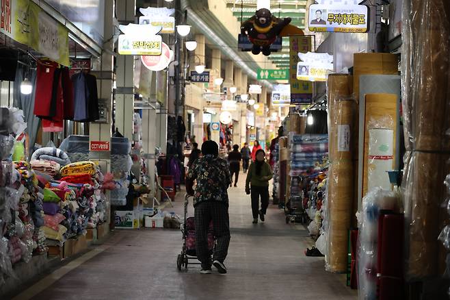 Gongju Sanseong Market in Gongju, South Chungcheong Province, Dec. 10 (Yonhap)