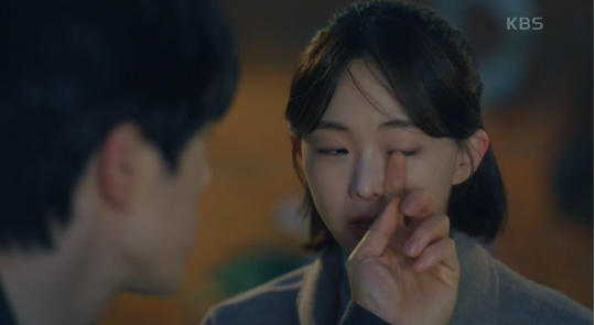 금새록과 김정현의 로맨스가 본격적으로 불붙었다.사진=KBS2 ‘다리미 패밀리’캡처