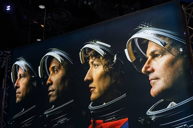 최근 WEEKLY BIZ가 찾은 미국 텍사스 휴스턴 존슨우주센터엔 아르테미스 프로젝트 2단계 미션에 참여할 우주비행사의 사진이 내부 벽면에 크게 장식돼 있었다. /김나영 기자