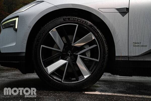 폴스타 4 사진 모터매거진 최재혁 기자