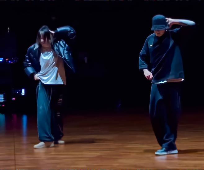 "드디어!!!" 방탄소년단 정국 X 댄서 바다, 환상적인 초특급 듀엣 댄스..24시간만 2500만뷰 돌파