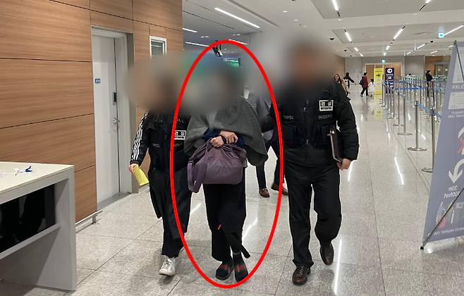 A씨 국내 송환 모습. 제주경찰청 제공