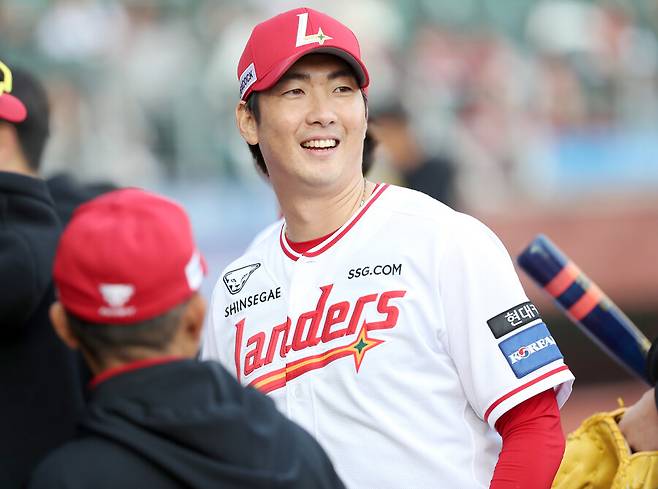 ▲ 계약 후 선발, 중간, 마무리를 가리지 않고 출전한 문승원은 다시 선발로 돌아가 2025년 시즌을 준비한다. ⓒSSG랜더스