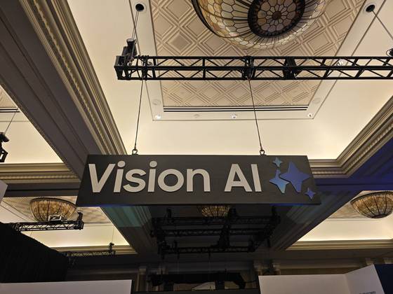 삼성전자가 5일(현지시간) 미국 라스베이거스 시저스 팰리스 호텔에서 ‘삼성 퍼스트 룩’ 행사를 열고 ‘비전 AI’를 처음으로 공개했다. 라스베이거스=이희권 기자