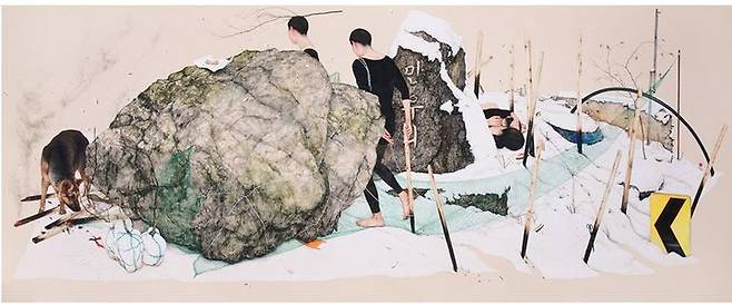 이진주 <닿지 않는 땅>(2024)Powdered pigment, animal skin glue and water on unbleached cotton160 x 400 cm *재판매 및 DB 금지