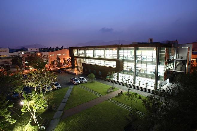 오리엔탈정공 본사 전경.