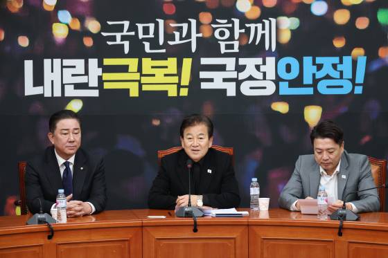 12일 오전 서울 여의도 국회에서 열린 더불어민주당 내란특위 외환유치죄 진상조사단 기자간담회에서 단장인 정동영 의원이 발언하고 있다. 뉴스1