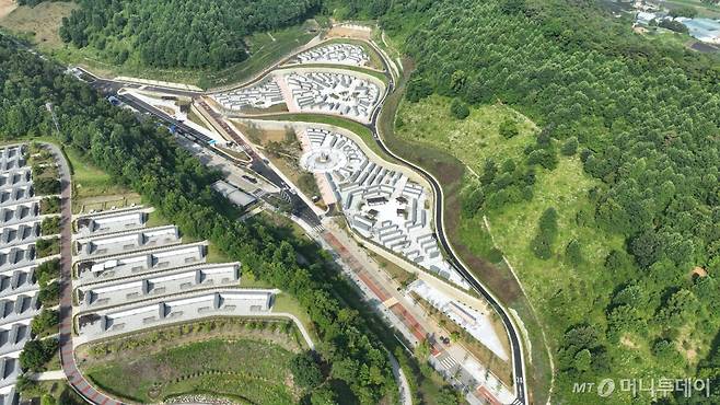 (서울=뉴스1) = 국가보훈부는 오는 12일 국립괴산호국원 봉안시설 제2묘역 확충공사를 마무리하고 준공식을 개최한다고 11일 밝혔다. 사진은 기사와 관련이 없음. /사진=(서울=뉴스1)