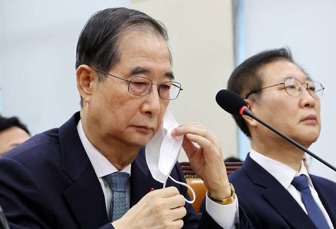 한덕수 국무총리가 15일 오후 서울 여의도 국회에서 열린 윤석열 정부의 비상계엄 선포를 통한 내란 혐의 진상규명 국정조사 특별위원회 제4차 전체회의에 참석하고있다. (사진=뉴시스)