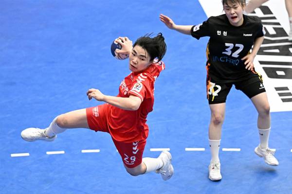 사진 대구광역시청 노희경이 돌파슛을 하고 있다, 사진 제공=한국핸드볼연맹