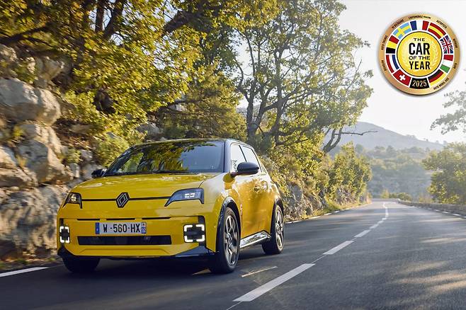 2025 유럽 올해의 차 르노 5 E Tech 일렉트릭