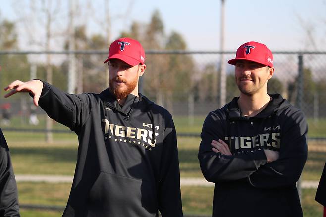 KIA 타이거즈 외국인 원투펀치 아담 올러(왼쪽)와 제임스 네일. 사진제공=KIA 타이거즈