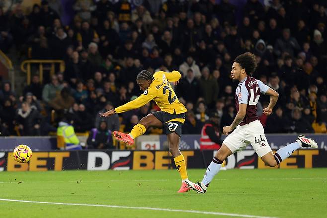 전반 12분 울브스 장 리크너 벨레가르드가 선제골을 터트렸다. Getty Images